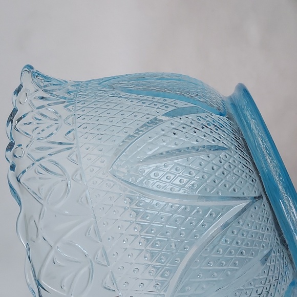 Ice blue etched floral star pattern serving dish decor catch all - Picture 11 of 14